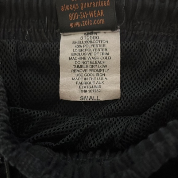 ZOIC Men’s size small mountain cycling shorts. (Unisex really). - Picture 3 of 4